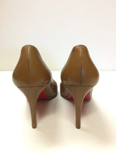 CHRISTIAN LOUBOUTIN LEATHER POINTED RED SOLE PUMPS SIZE 38