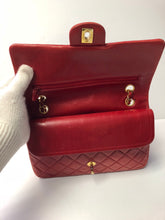 CHANEL VINTAGE QUILTED MEDIUM CLASSIC DOUBLE FLAP HANDBAG